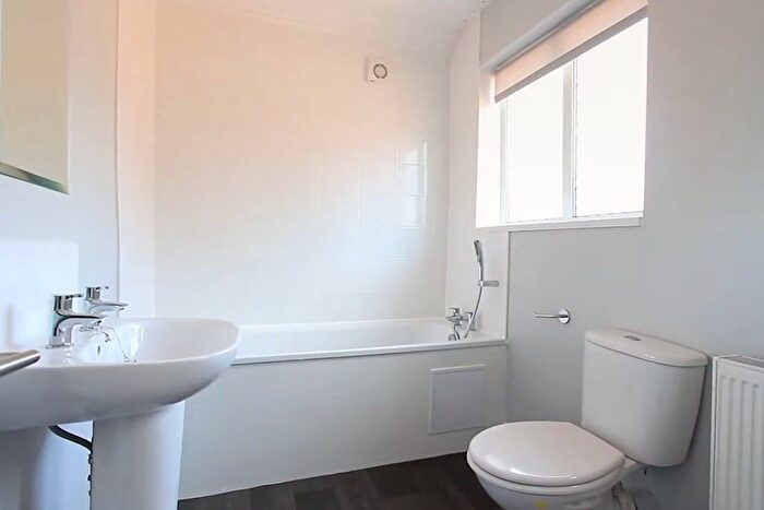 4 Bedroom Semi Detached House To Rent In Queens Road East, Beeston, Nottingham, NG9