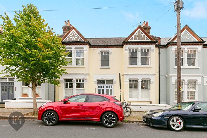 2 Bedroom Flat For Sale In Treport Street, London, SW18