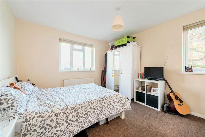 2 Bedroom Flat To Rent In Primrose Court, Clapham South, London SW12