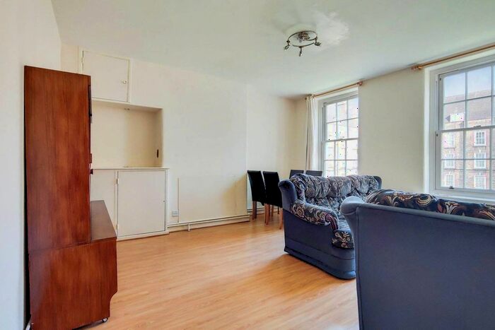 2 Bedroom Flat To Rent In Coalport House, Kennington, London, SE11