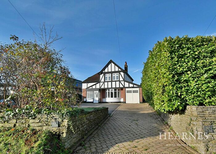 4 Bedroom Detached House For Sale In New Road, West Parley, Ferndown, BH22