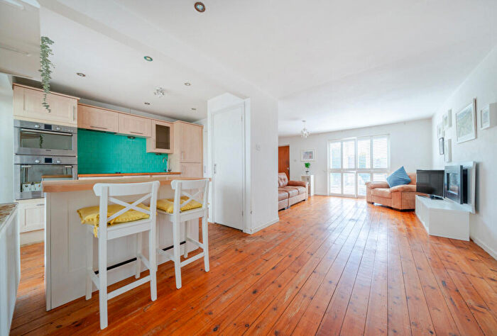 3 Bedroom Terraced House For Sale In The Blowings, Freeland, Witney, Oxfordshire, OX29