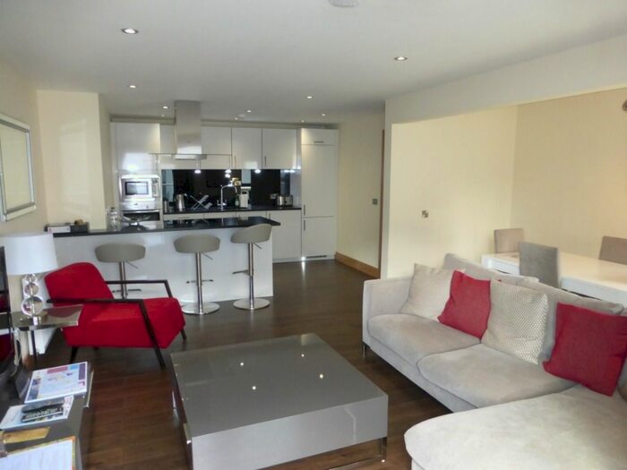 2 Bedroom Flat To Rent In Beaconsfield Mews, West End, Aberdeen, AB15