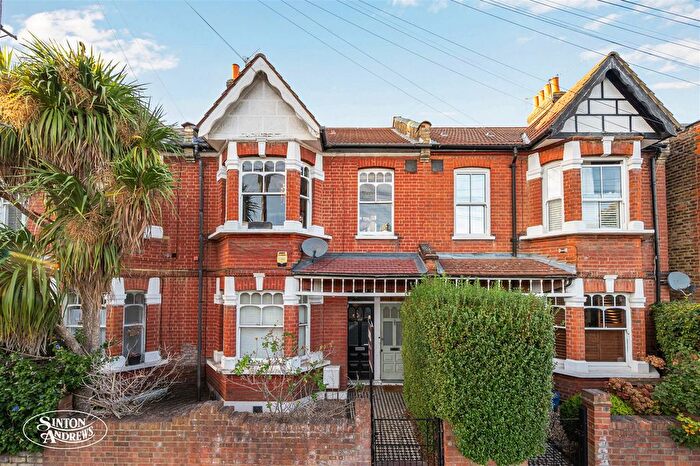 2 Bedroom Maisonette For Sale In Whitestile Road, Brentford, TW8