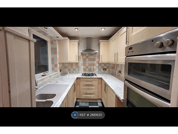 3 Bedroom Semi-detached House To Rent In Brookhill Drive, Leeds, LS17