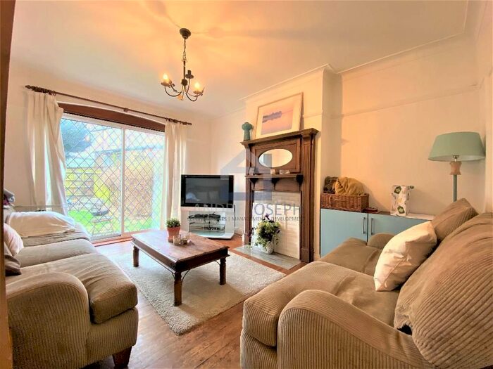 5 Bedroom Semi-Detached House To Rent In Upper Tooting Park, Tooting Bec, London, SW17