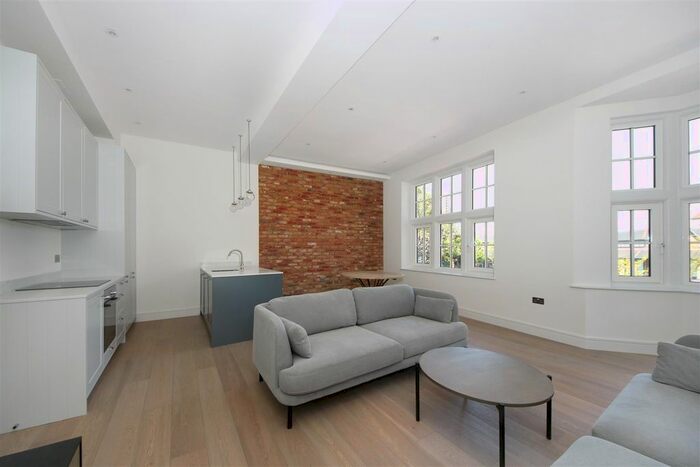 2 Bedroom Flat To Rent In High Street, London, W3