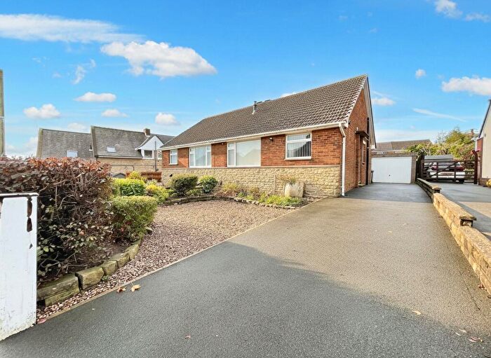 3 Bedroom Semi Detached House For Sale In New Road, Huddersfield, HD5