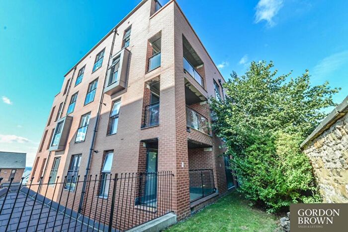 2 Bedroom Flat To Rent In William Wailes Walk, Low Fell, Gateshead, NE9