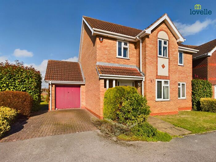 3 Bedroom Detached House For Sale In Forrington Place, Saxilby, LN1