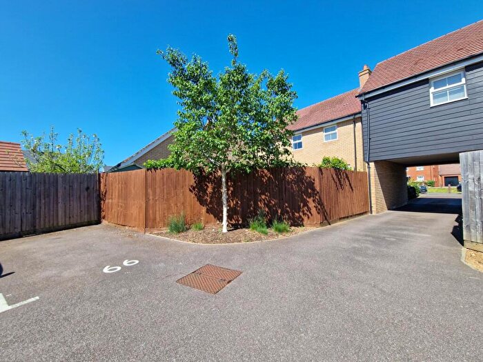 2 Bedroom Apartment For Sale In Venus Avenue, Biggleswade, SG18