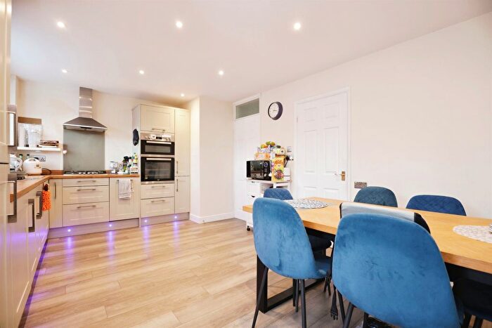 3 Bedroom Terraced House For Sale In Buckley Road, Leamington Spa, CV32
