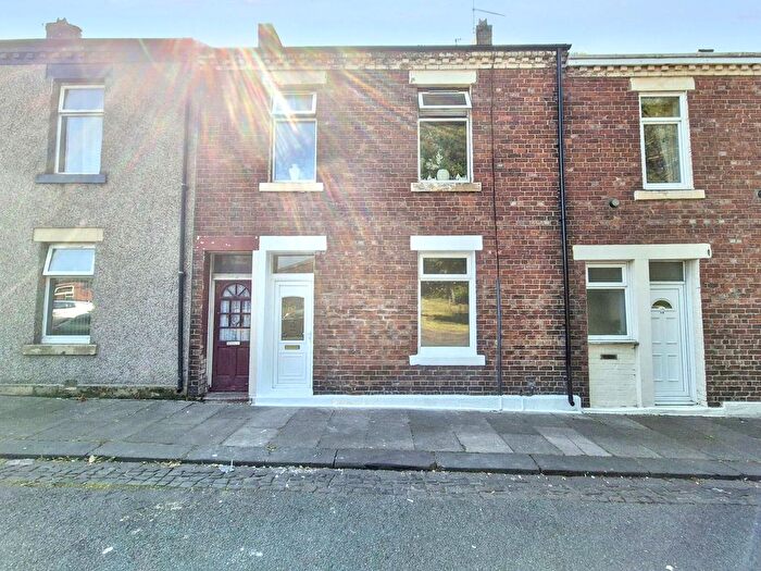 2 Bedroom Flat To Rent In Salem Street, Jarrow, NE32