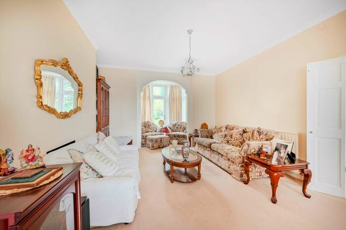 4 Bedroom House To Rent In Regent Road, Surbiton, KT5