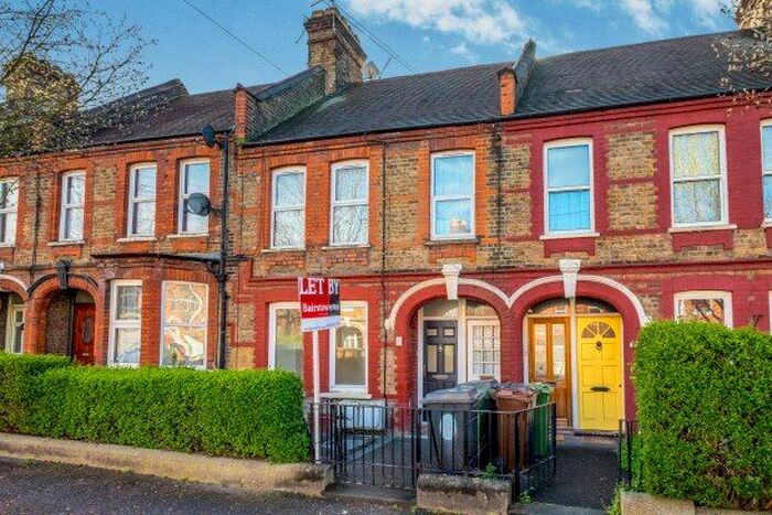 2 Bedroom Flat To Rent In Diana Road, London, E17
