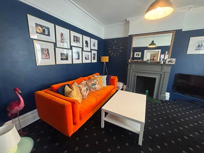 5 Bedroom Detached House To Rent In Mantilla Road, Tooting, SW17