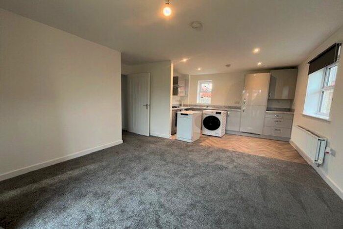 2 Bedroom Flat To Rent In Dartmouth Court, Derby, DE24
