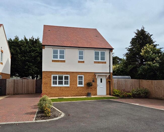 3 Bedroom Detached House To Rent In Pines Close, Northampton, NN2