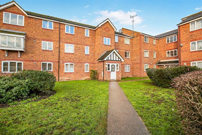 2 Bedroom Flat For Sale In Mullards Close, Mitcham, CR4