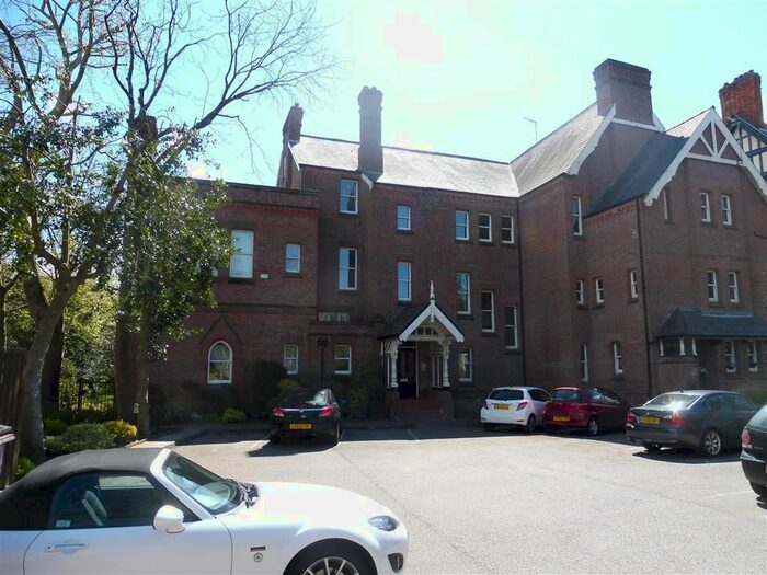 2 Bedroom Flat To Rent In Ullet Road, Sefton Park, Liverpool, L17
