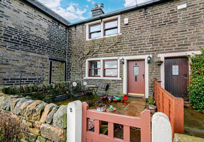 2 Bedroom Cottage For Sale In New Laithe, Krumlin, Barkisland, HX4