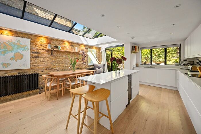 2 Bedroom Property For Sale In Enbrook Street, Queen's Park Estates, W10
