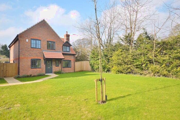 4 Bedroom Detached House For Sale In Chinnor Road, Bledlow Ridge, High Wycombe, HP14