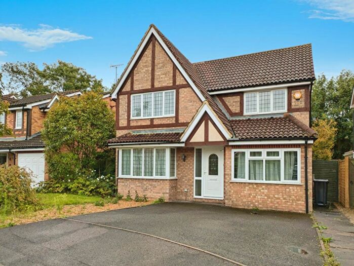 5 Bedroom Detached House For Sale In Kensington Close, Lower Earley, Reading, RG6