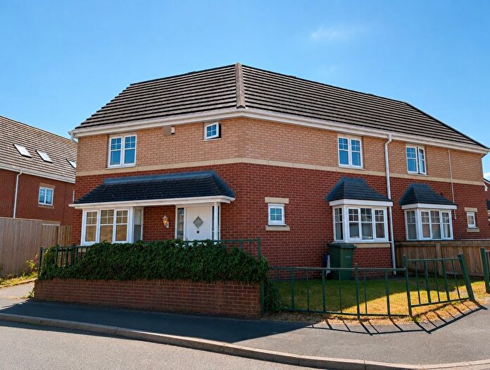 4 Bedroom Semi-Detached House To Rent In Harlow Crescent, Thornaby, TS17