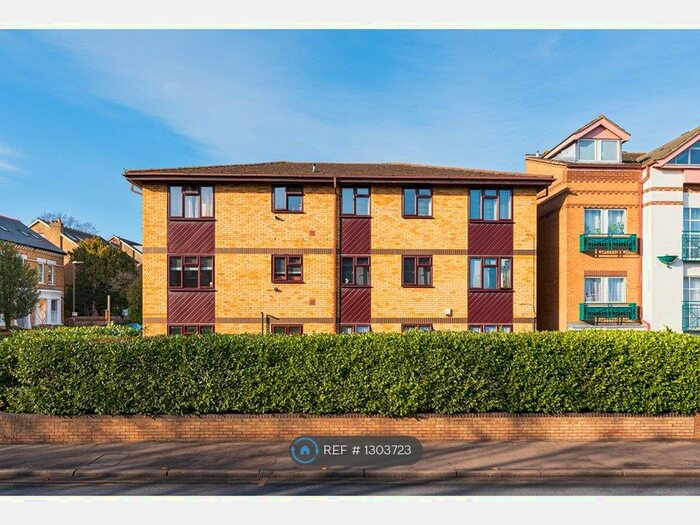 2 Bedroom Flat To Rent In Lelliot Court, London SW19