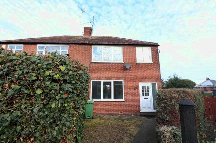 3 Bedroom Semi-Detached House To Rent In Montcalm Crescent, Hunslet, Leeds LS10