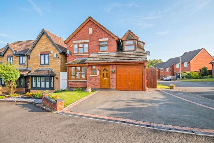 4 Bedroom Detached House For Sale In Silverbirch Close, Hartshill, CV10