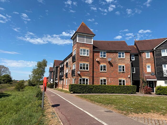 2 Bedroom Flat To Rent In Riverbank Way, Ashford, TN24