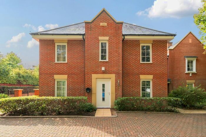 1 Bedroom Flat To Rent In Chilbolton Avenue, Winchester, SO22