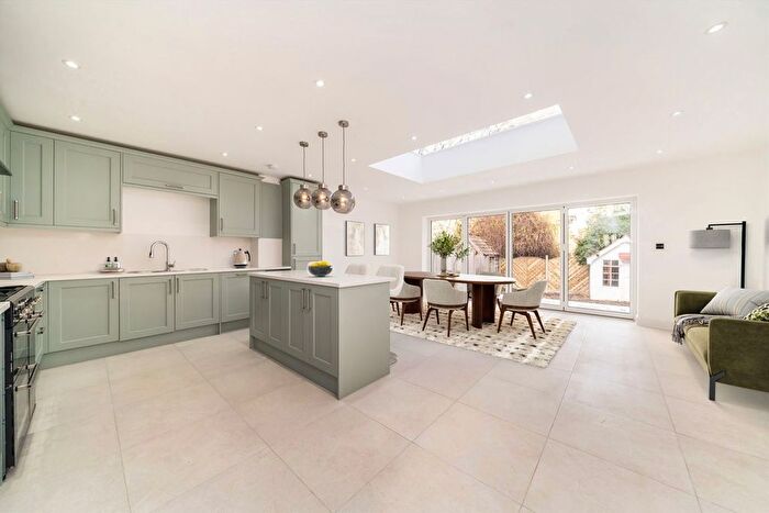 4 Bedroom Terraced House For Sale In Ashbourne Road, Tooting, CR4