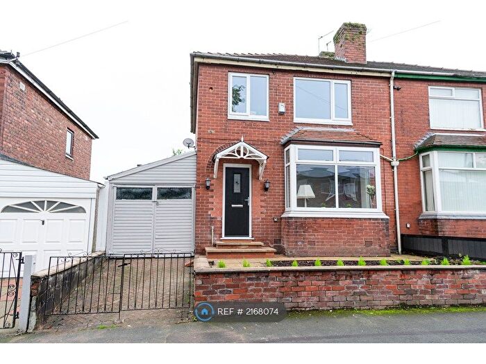 3 Bedroom End Of Terrace House To Rent In Bluestone Road, Manchester, M40