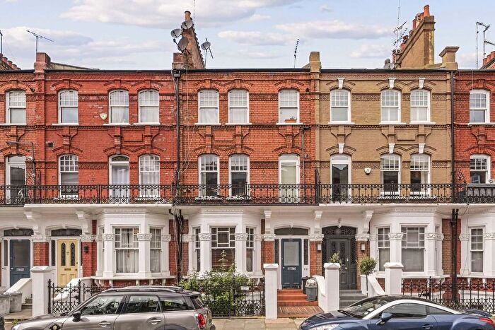 1 Bedroom Flat To Rent In Stonor Road, West Kensington, W14