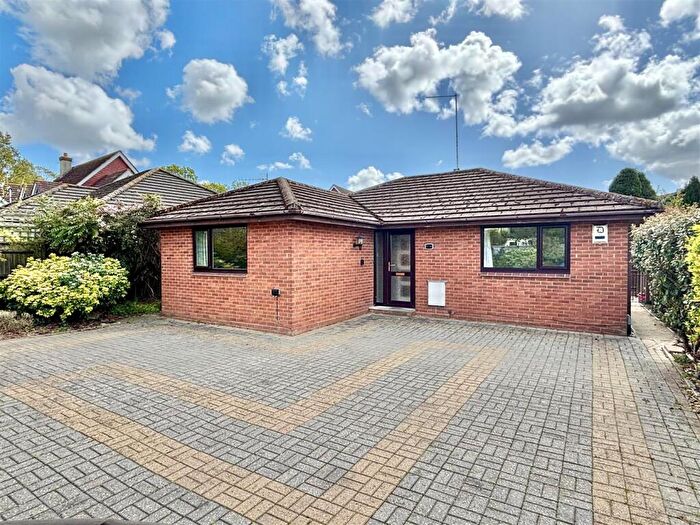 2 Bedroom Detached Bungalow To Rent In Sandy Lane, Upton, BH16