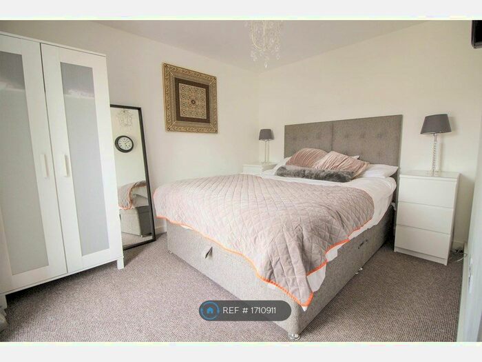 2 Bedroom Flat To Rent In Proteus House, Oakgrove, Milton Keynes, MK10