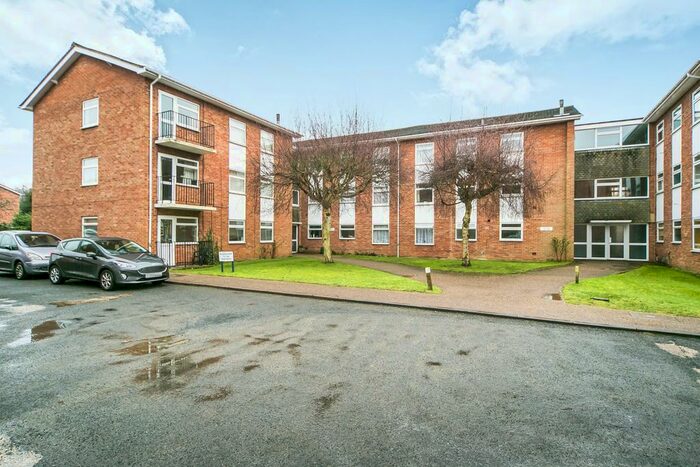 2 Bedroom Flat To Rent In Bath Road, Reading, RG1