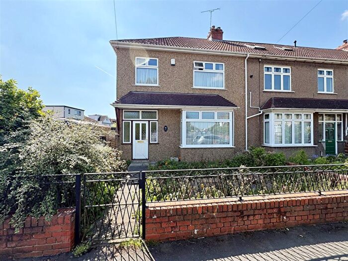 3 Bedroom End Terrace House For Sale In Prime Location, No Chain On Phoenix Grove, Golden Hill, Bristol, BS6