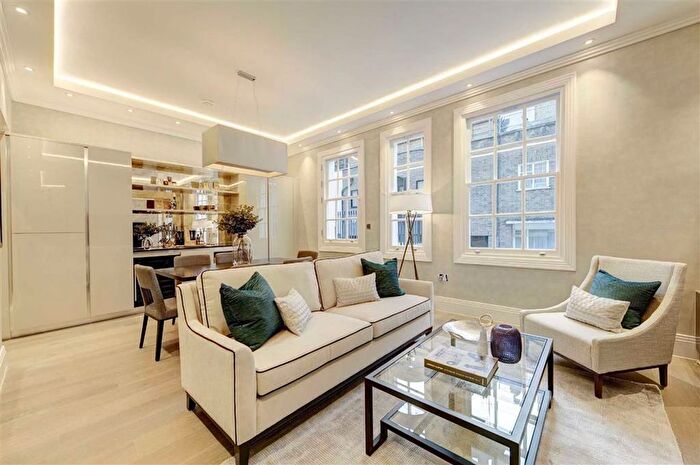 3 Bedroom Flat To Rent In Montagu Square, London, W1H