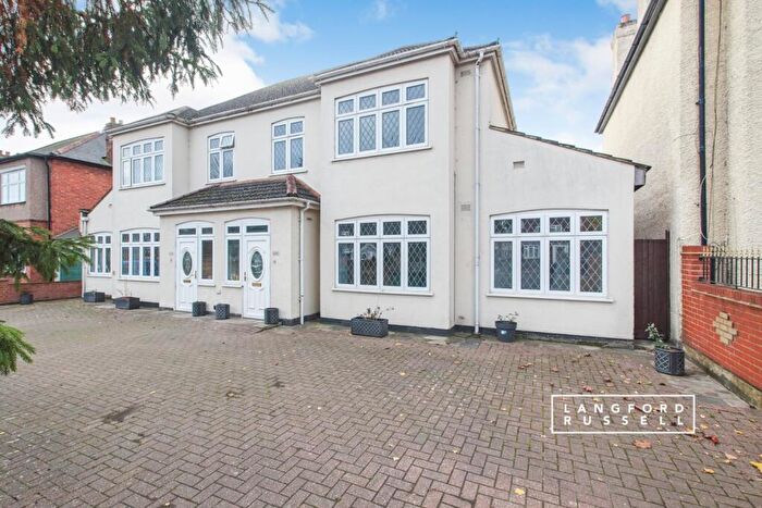 5 Bedroom Terraced House To Rent In Footscray Road London, SE9