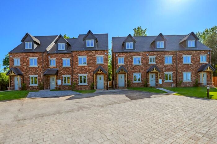 4 Bedroom Terraced House To Rent In Lakeside View, Alcester Road, Wythall, B47