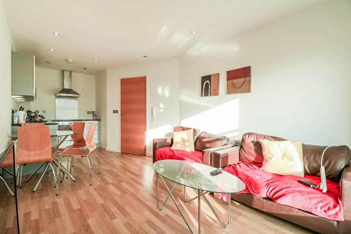 1 Bedroom Flat For Sale In Brewery Wharf, Waterloo Street, Leeds, West Yorkshire, LS10