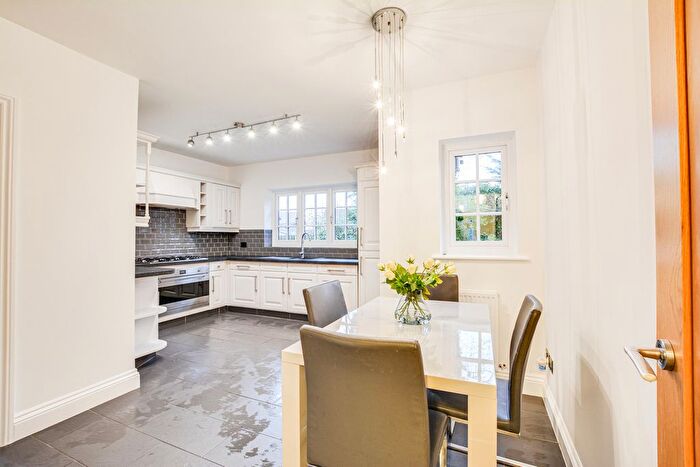 4 Bedroom Detached House To Rent In Orchard Avenue, Manchester, M28