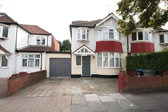 5 Bedroom Semi-Detached House To Rent In Sherrick Green Road, Willesden Green, NW10
