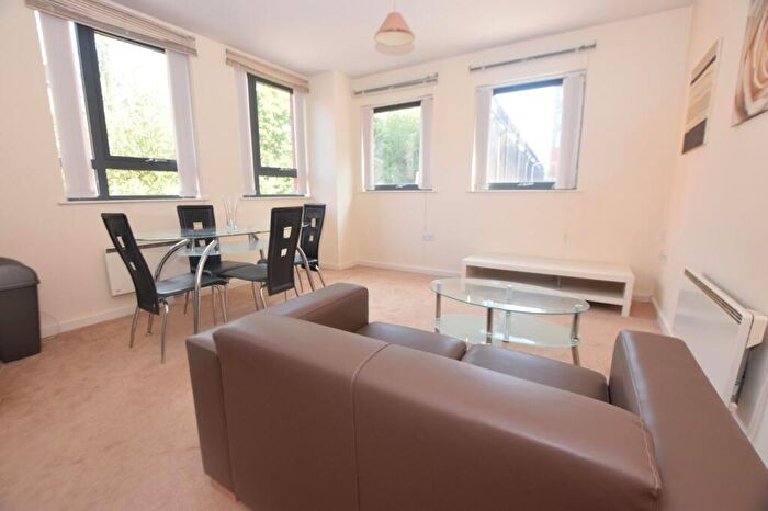 2 Bedroom Flat To Rent In City Gate, Blantyre Street, Castlefield, Manchester, M15
