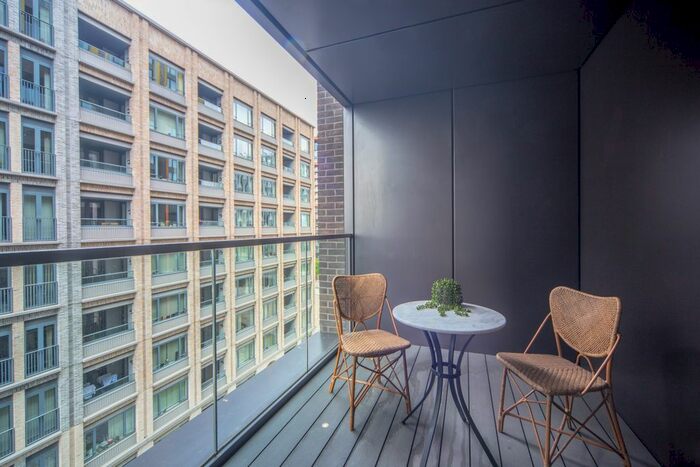 2 Bedroom Flat To Rent In Charles Clowes Walk, London, SW11