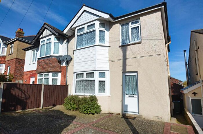 3 Bedroom Semi Detached House For Sale In Ryde, PO33